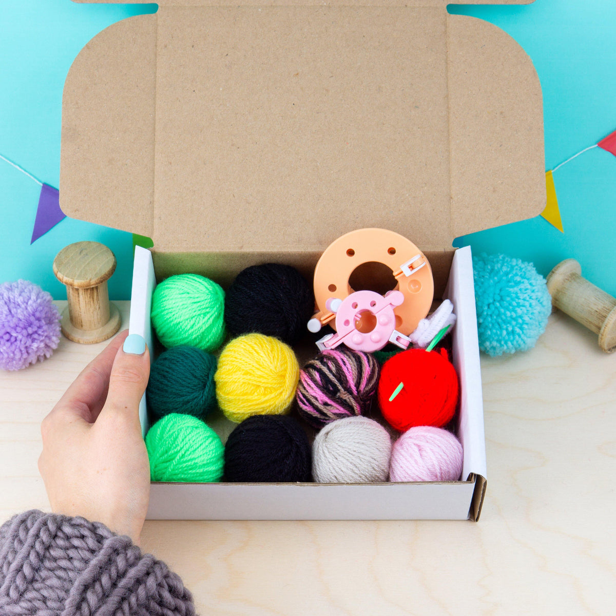 Bug Friends Craft Kit - Fun Pom-Pom Making gift set for Children – Pom ...