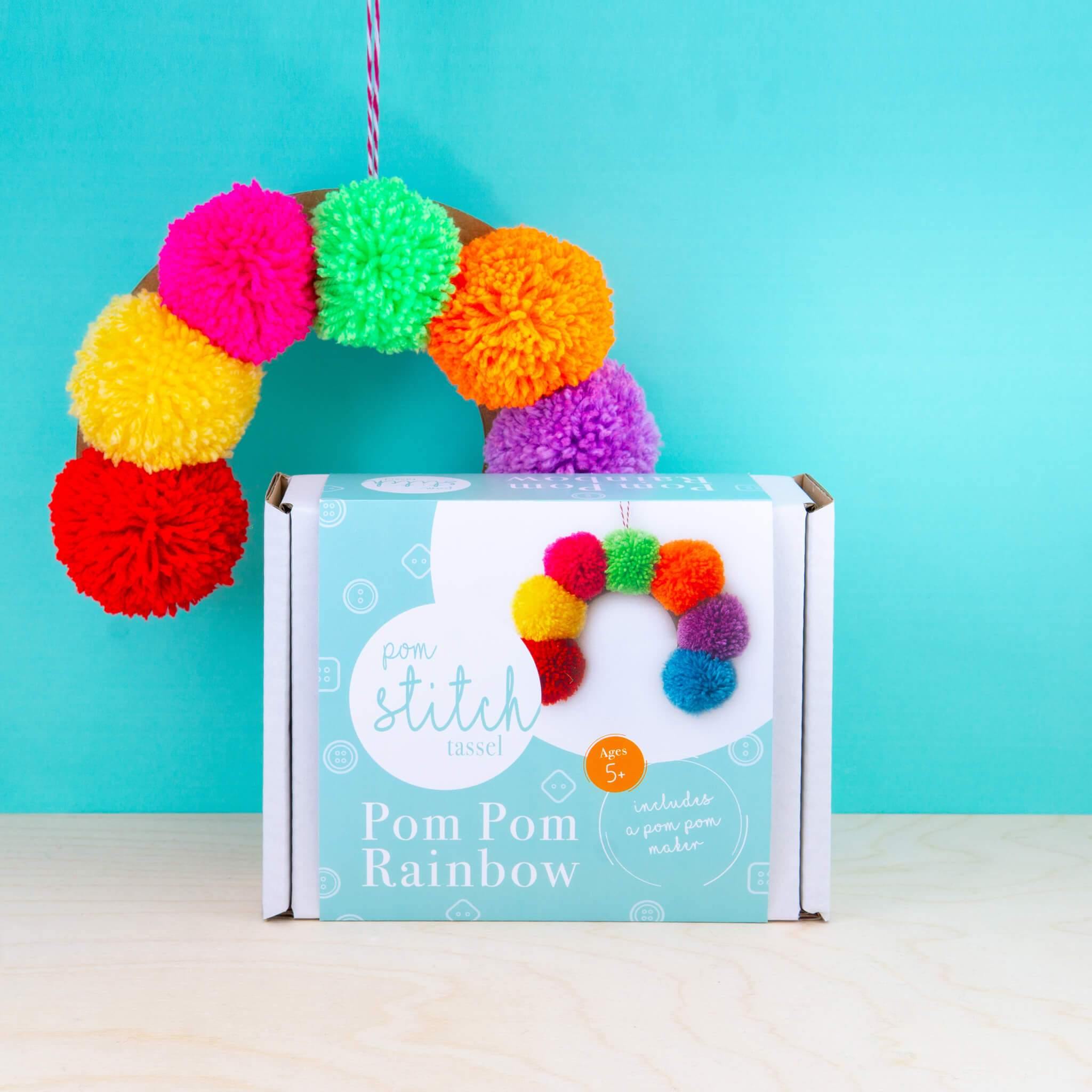 How to Make a Yarn Pom Pom with a Free Cardboard Template - Sarah Maker
